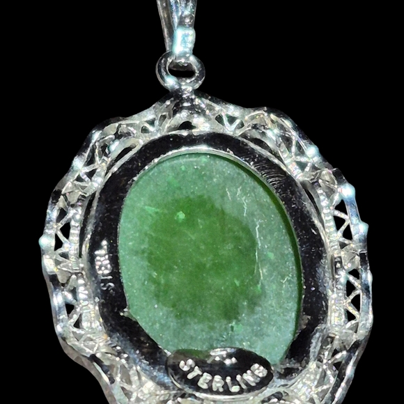 Vintage Sterling Silver BC Jade Oval Pendant Necklace - Picture 6 of 7